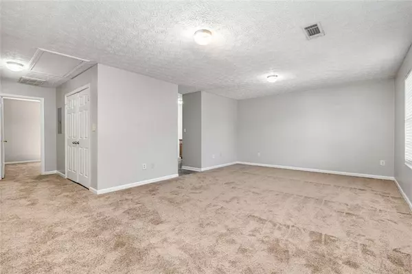 Griffin, GA 30223,588 Elles WAY