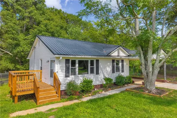 Lavonia, GA 30553,266 Randall ST