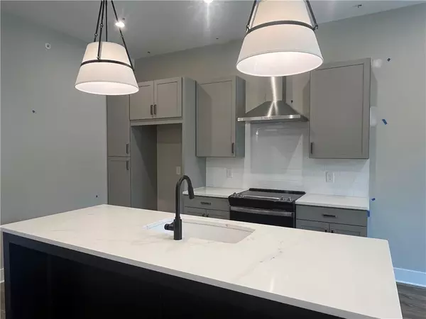 Atlanta, GA 30318,962 Bibbs CIR NW #6