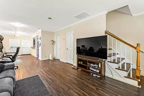 Atlanta, GA 30350,105 N River DR #A