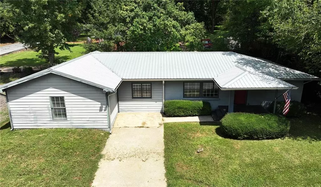 335 Barnett Shoals RD, Athens, GA 30605