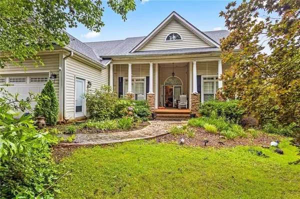 130 Shadow Lake TRL, Newnan, GA 30265