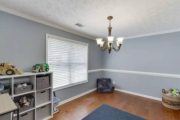Flowery Branch, GA 30542,6149 Glen Oak DR