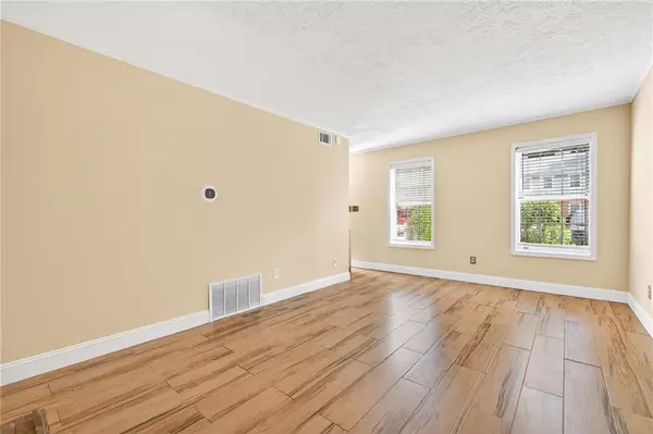 Sandy Springs, GA 30350,7750 Roswell Unit 11B RD #11B