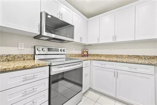 Atlanta, GA 30326,3475 Oak Valley RD NE #950