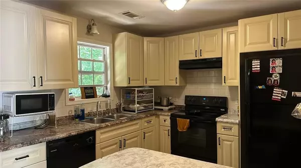 Canton, GA 30115,3789 Cherokee Overlook DR