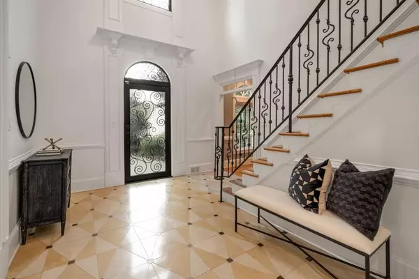 Sandy Springs, GA 30350,8345 Jett Ferry RD