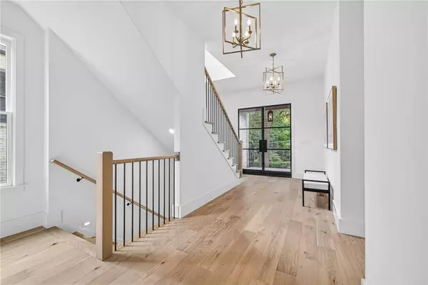 Atlanta, GA 30319,1487 Sylvan CIR NE