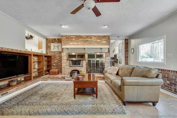 Decatur, GA 30033,2909 Harcourt DR