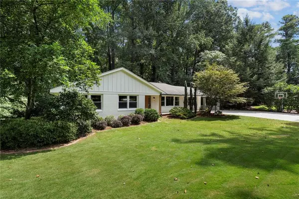 Atlanta, GA 30329,2233 Clairmont RD NE