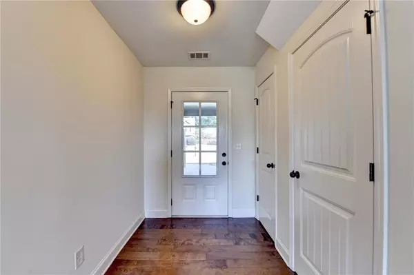 Jefferson, GA 30549,690 Lake Vista DR