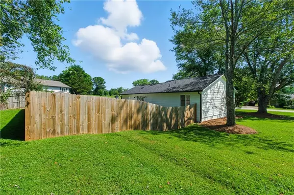 Clermont, GA 30527,5649 Bradley LN