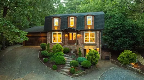 725 Lakeshore DR, Berkeley Lake, GA 30096