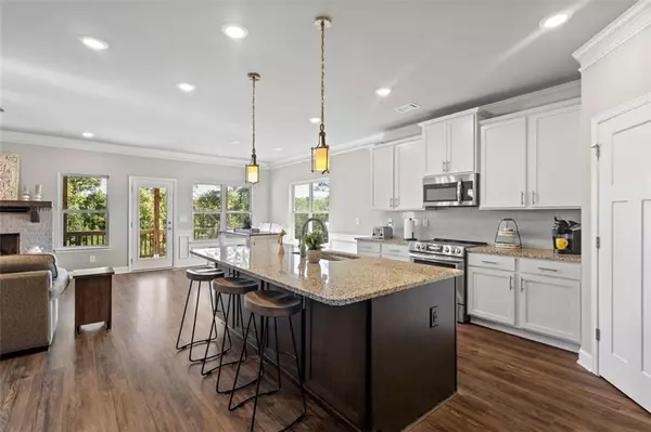 Buford, GA 30518,1596 CASTLEBERRY LN