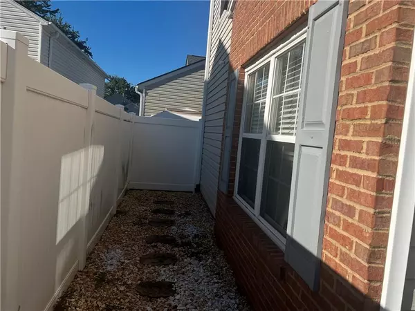 Woodstock, GA 30188,686 W Oaks DR