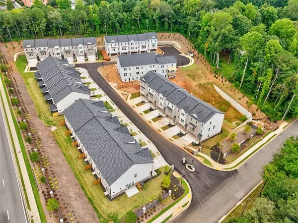 Tucker, GA 30084,8 Rock Park WAY #16