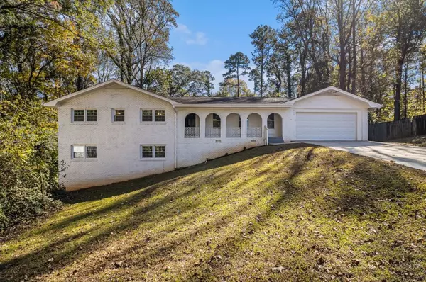 968 Oak Springs CT, Stone Mountain, GA 30083