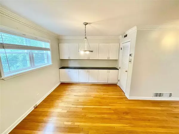 Atlanta, GA 30319,3660 Peachtree RD #C3