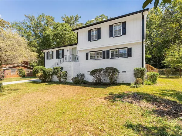 10134 Carlton TRL NW, Covington, GA 30014