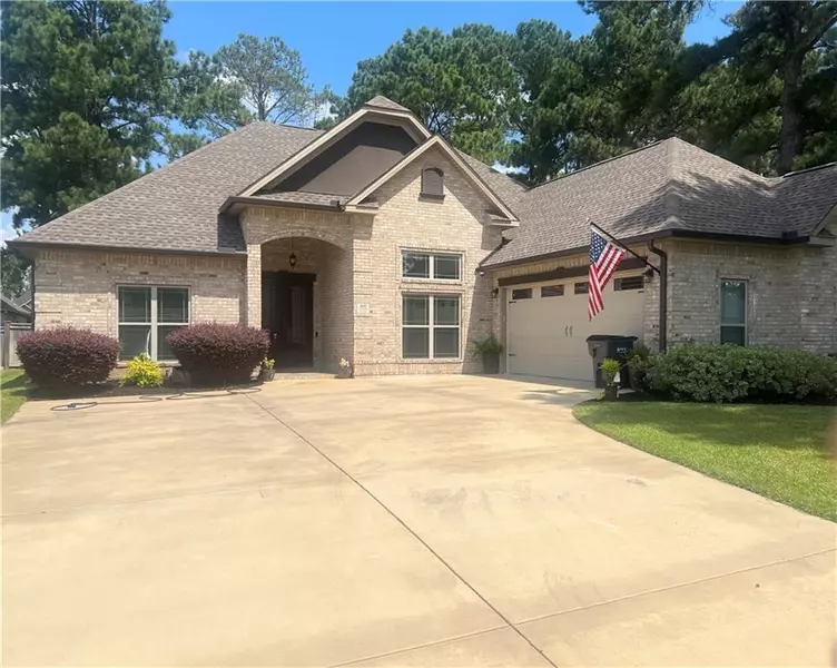 100 Newport AVE, Kathleen, GA 31047