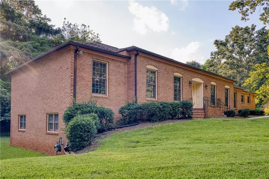 3088 Valleydale DR SW, Atlanta, GA 30311