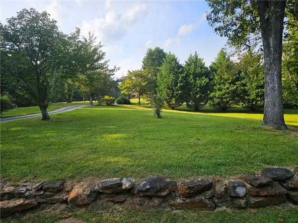 Toccoa, GA 30577,146 Cherokee Hills LN