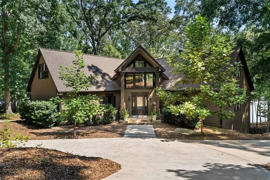 6680 Woodlake DR, Flowery Branch, GA 30542