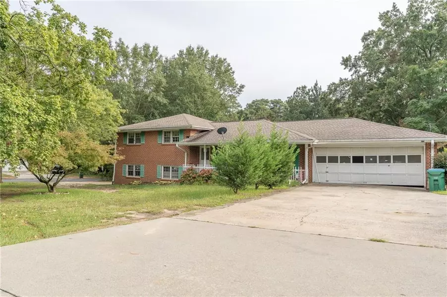 931 Rockbridge RD, Norcross, GA 30093