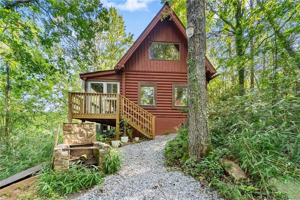 Dahlonega, GA 30533,657 Rock Chimney LN