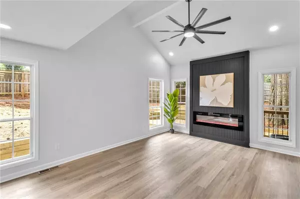 Smyrna, GA 30080,1015 Creatwood CIR SE