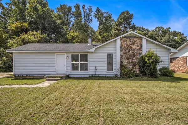 5815 Feldwood RD, Atlanta, GA 30349