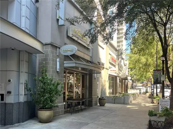 Atlanta, GA 30309,950 W Peachtree ST NW #904