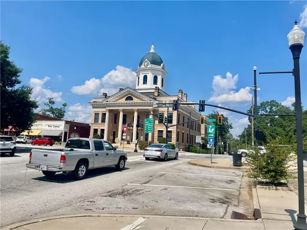 Monticello, GA 31064,321 Clearview DR W