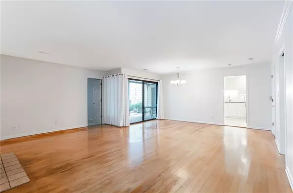 Atlanta, GA 30328,1005 Garden CT