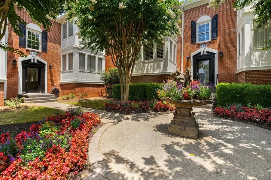 115 Peachtree Memorial DR NW #D4, Atlanta, GA 30309