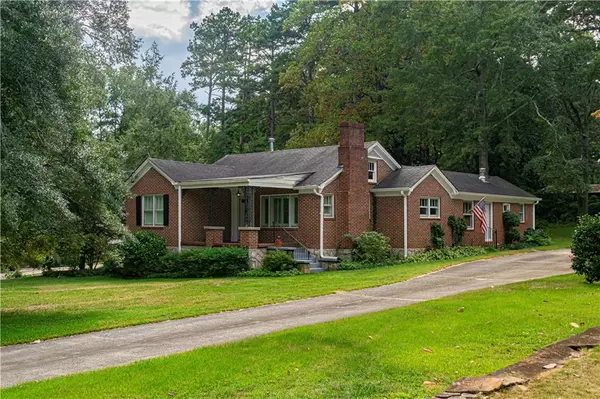 1048 Ferndale ST, Stone Mountain, GA 30083