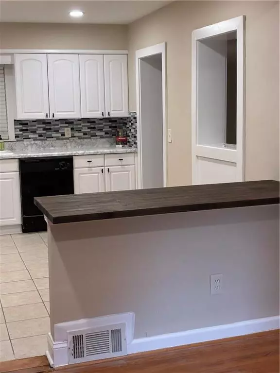 Atlanta, GA 30329,1767 Rosalind DR NE