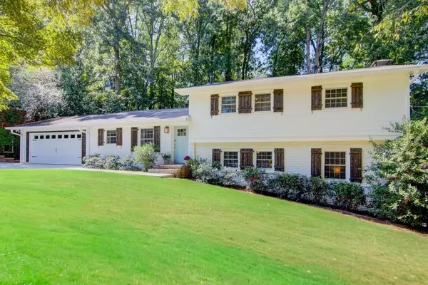 1595 Chateau DR, Dunwoody, GA 30338