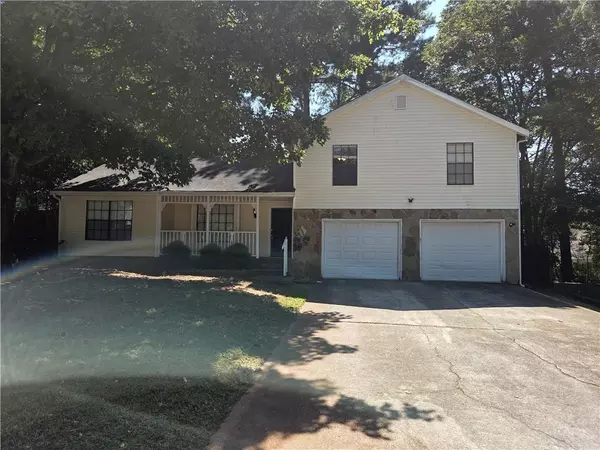 943 Lake Drive CT, Stone Mountain, GA 30088