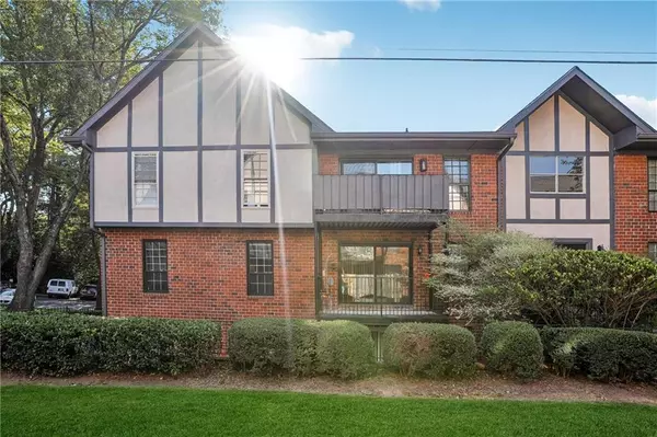 Atlanta, GA 30328,6851 Roswell RD #F32