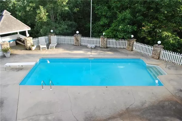 Jasper, GA 30143,335 Oak Morris RDG