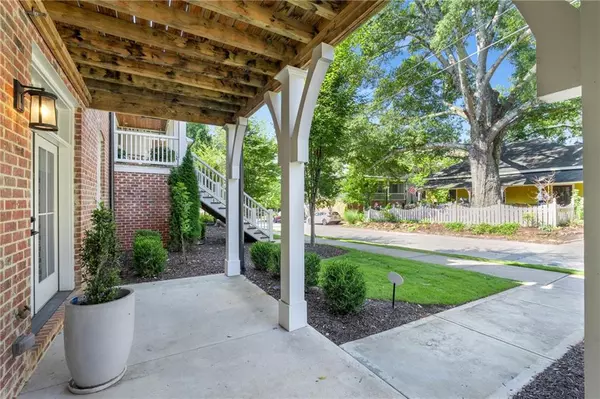 Roswell, GA 30075,1081 Green ST