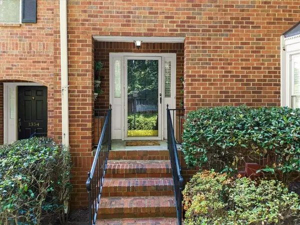 1352 SHEFFIELD GLEN WAY NE, Atlanta, GA 30329