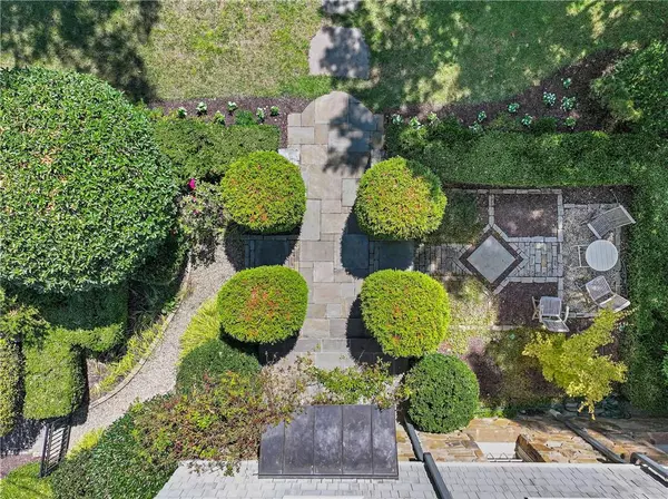 Atlanta, GA 30305,400 Pine Tree DR NE