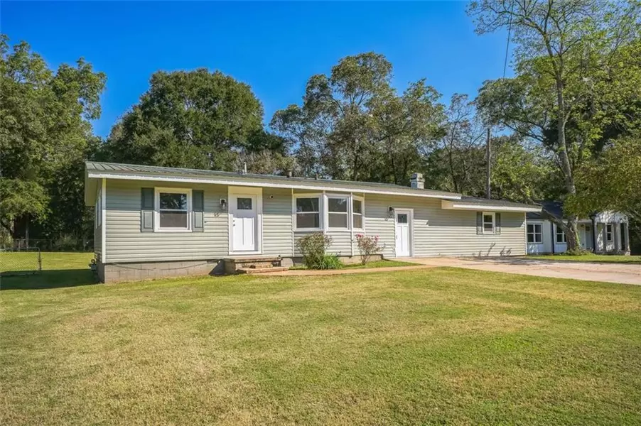 309 Lagrange St, Grantville, GA 30220