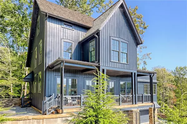 100 Cove View LN, Clarkesville, GA 30523