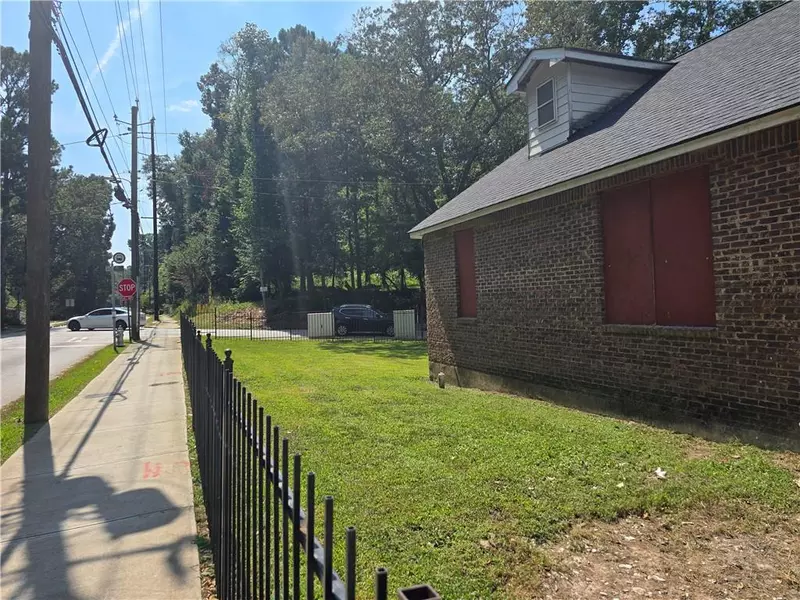 556 Bolton RD NW, Atlanta, GA 30331