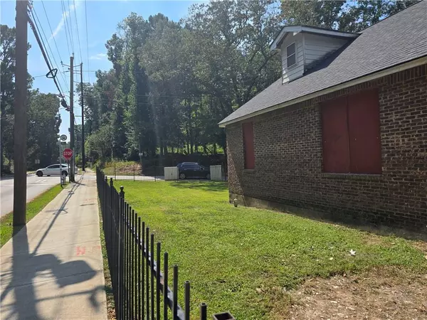 556 Bolton RD NW, Atlanta, GA 30331