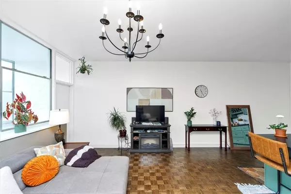 Atlanta, GA 30305,3060 Pharr Court North NW #423