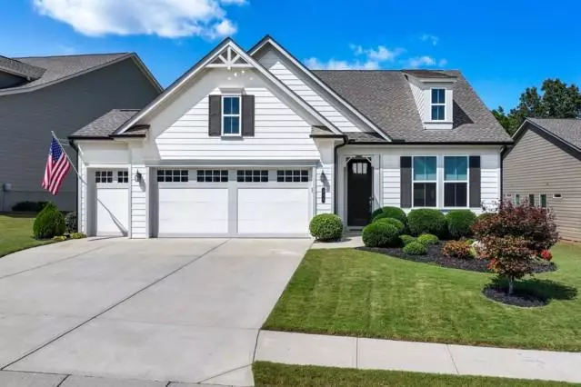 215 Silver CT, Hoschton, GA 30548